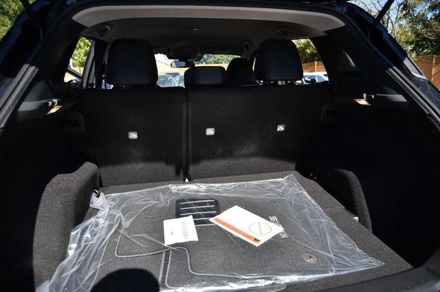 New 2025 Nissan Kicks SR image 27