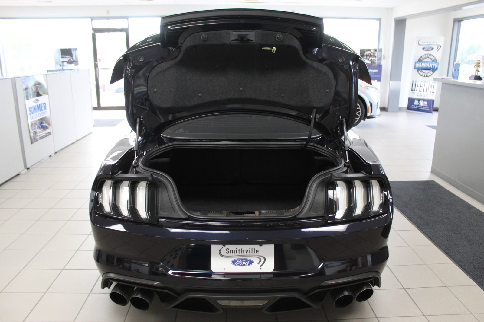 Used 2022 Ford Mustang Shelby GT500 w/ Technology Package RWD image 13