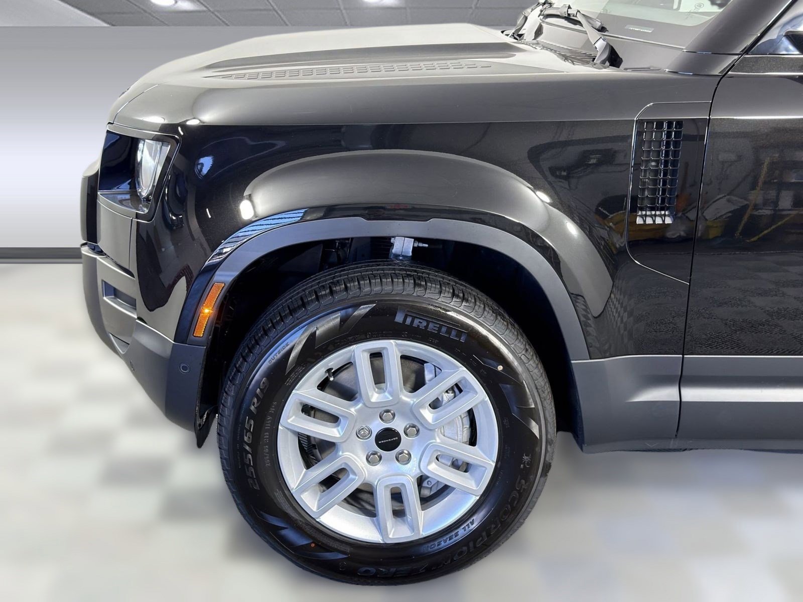 Used 2026 Land Rover Defender 110 S AWD/4WD image 10