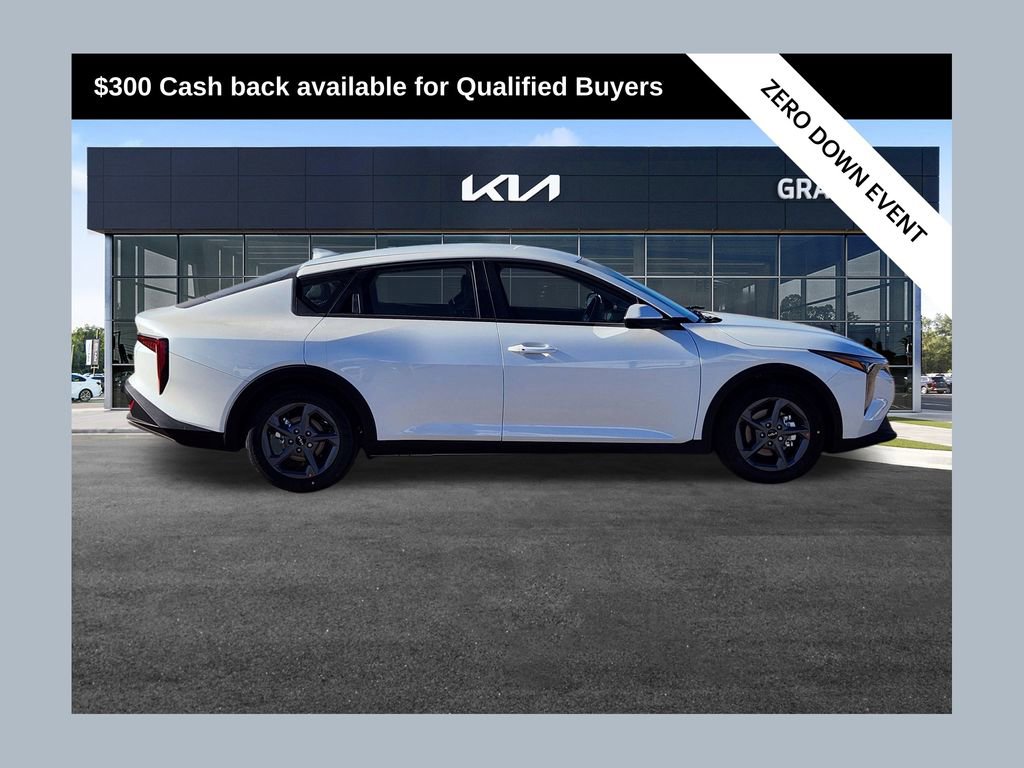 New 2026 Kia K4 LXS