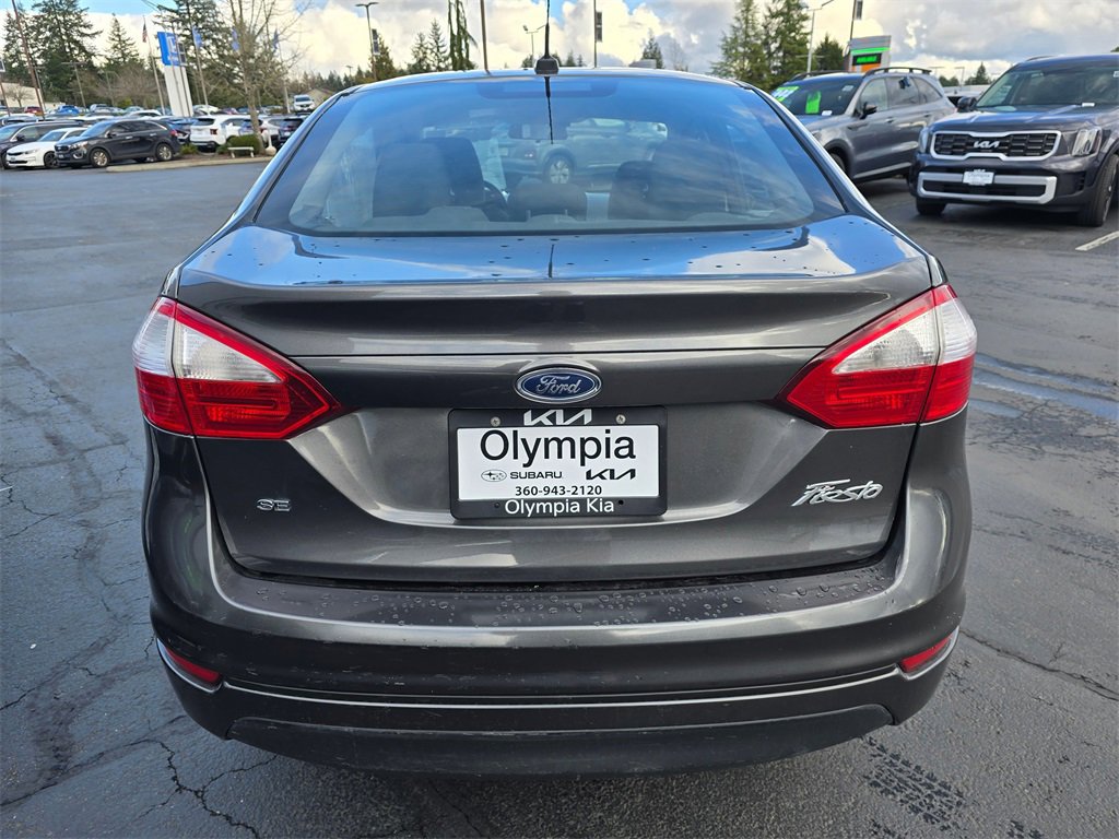 Used 2015 Ford Fiesta SE image 5