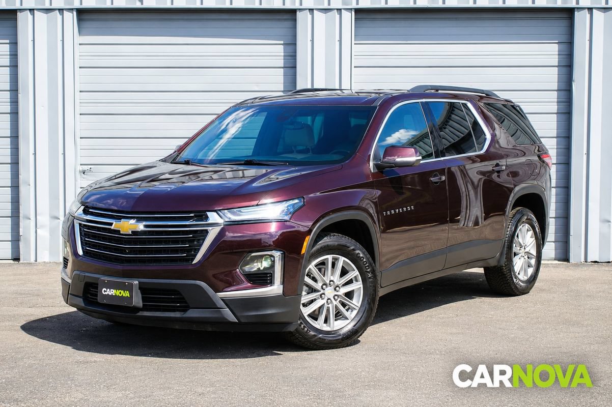 Used 2023 Chevrolet Traverse LT w/ Rear Camera Mirror Package