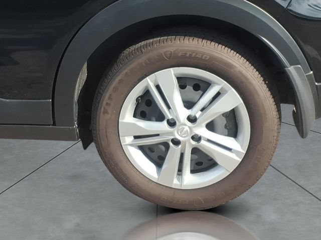 Certified 2025 Nissan Kicks Play S FWD image 5