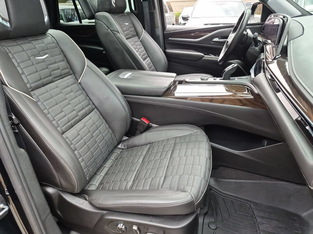 Used 2024 Cadillac Escalade Sport Platinum w/ LPO, ONYX Package AWD/4WD image 21