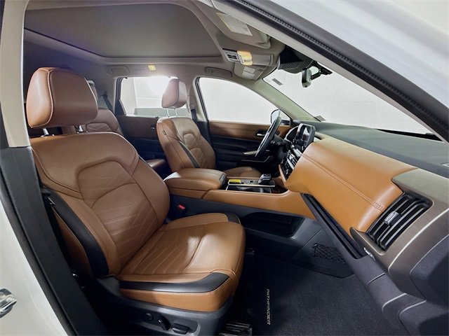 Certified 2023 Nissan Pathfinder Platinum image 24