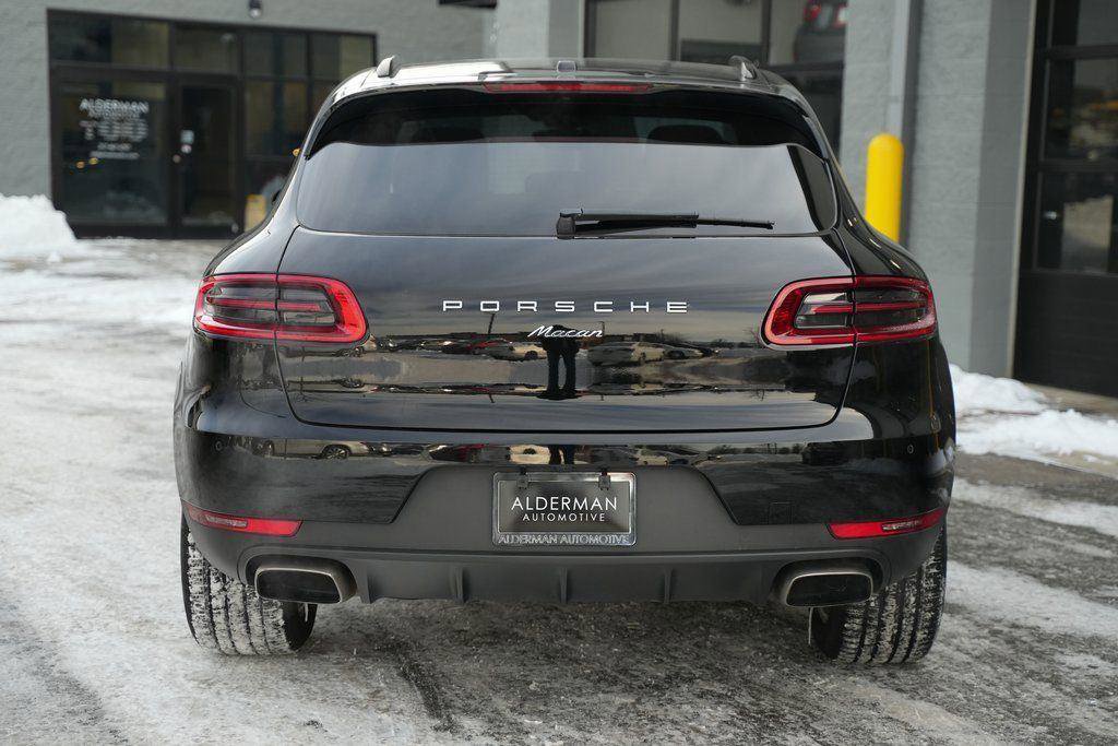 Used 2017 Porsche Macan w/ Driver Memory Package image 23