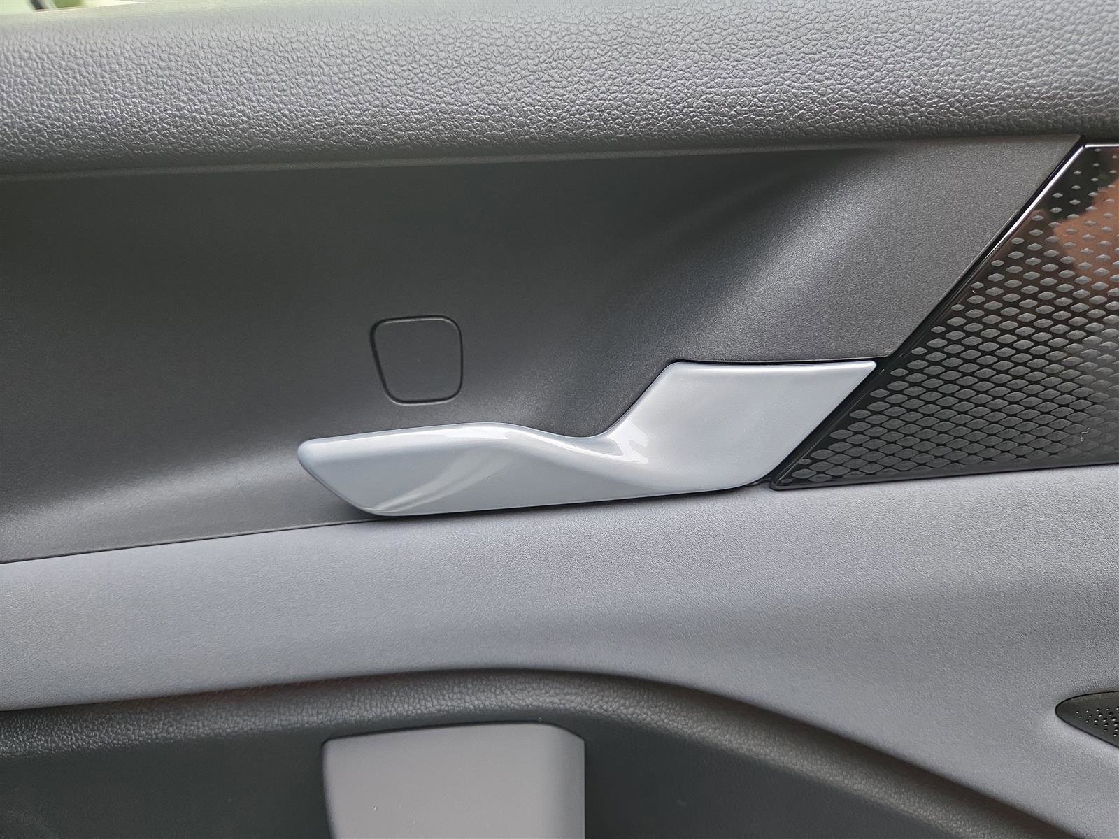 New 2025 Volkswagen Tiguan SE R-Line image 30