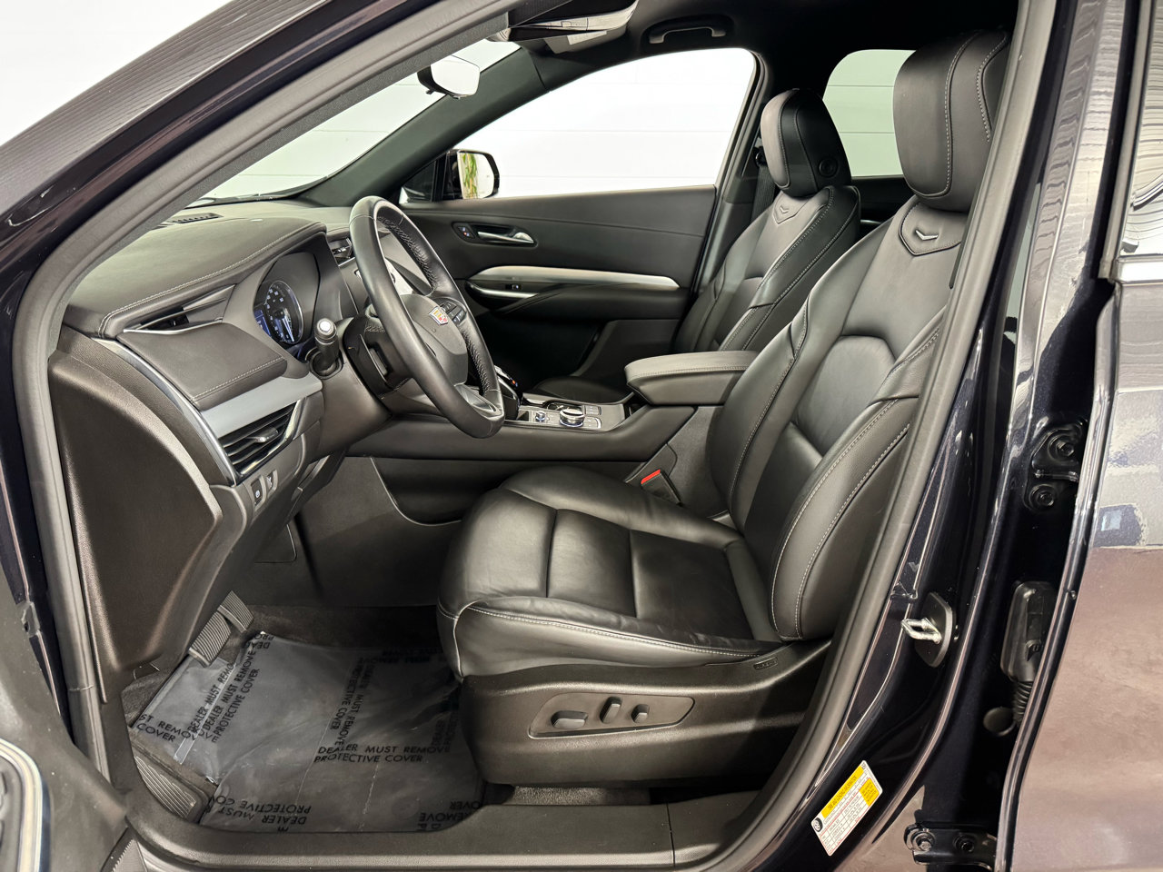 Used 2022 Cadillac XT4 Premium Luxury w/ Enhanced Visibility Package image 12