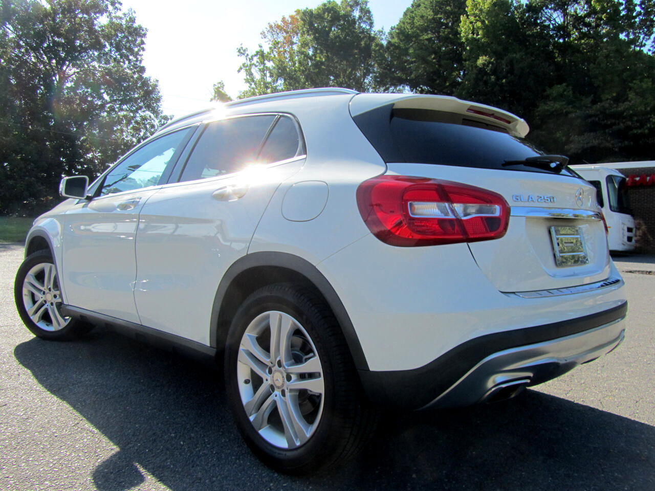 Used 2017 Mercedes-Benz GLA 250 4MATIC w/ Premium Package image 8