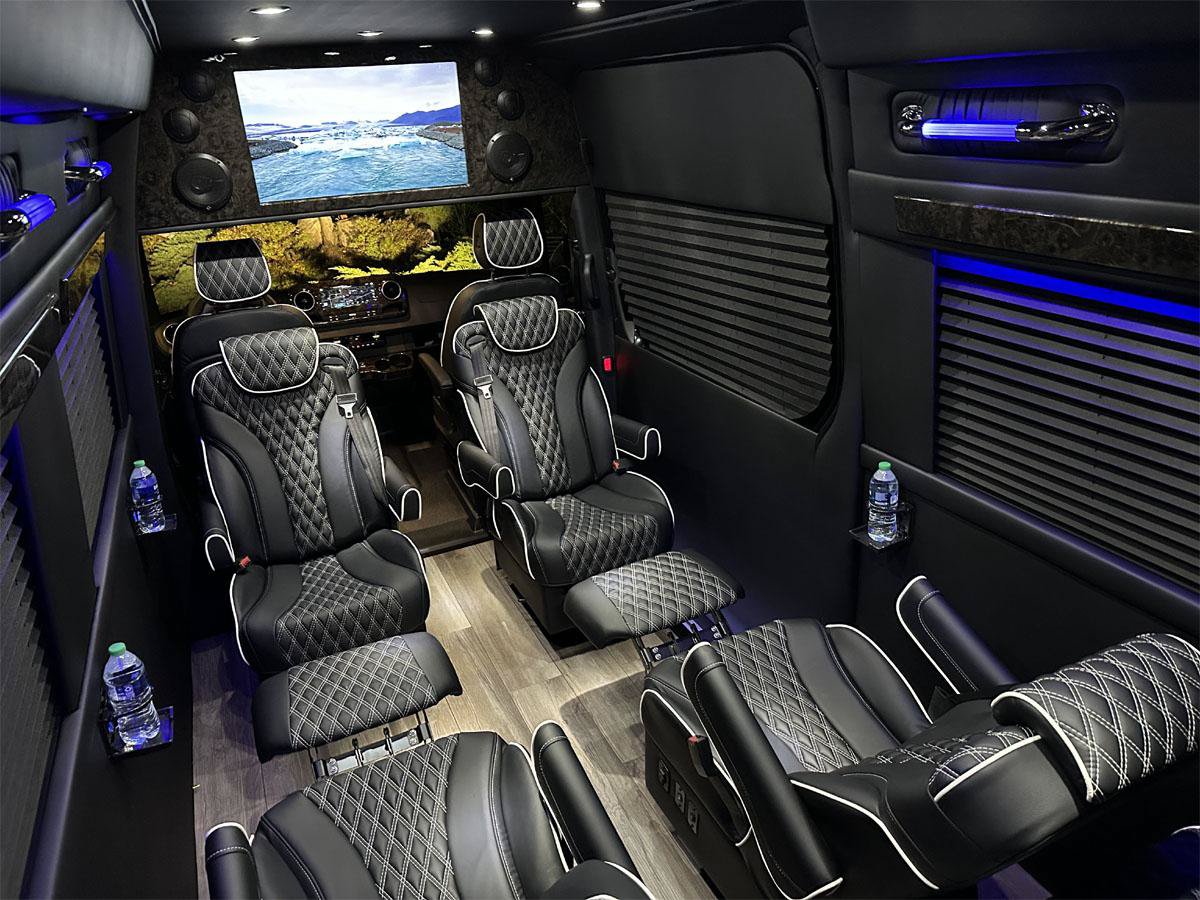 Used 2024 Mercedes-Benz Sprinter 3500 image 29