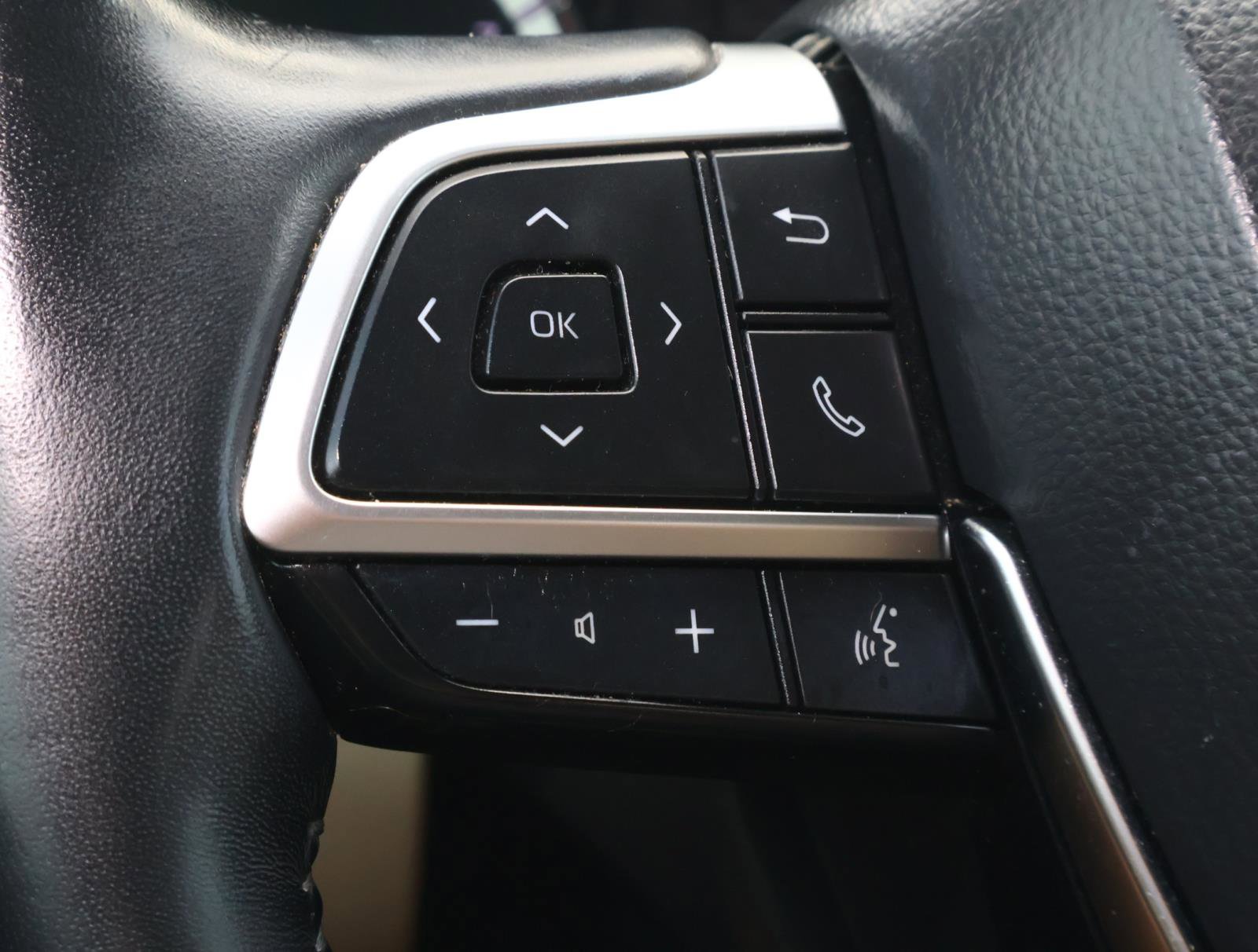 Used 2021 Toyota Highlander Platinum image 27