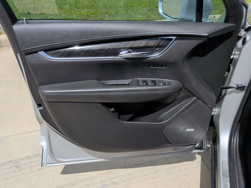 Used 2020 Cadillac XT6 Premium Luxury FWD image 11