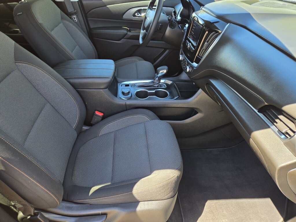 Used 2021 Chevrolet Traverse LS FWD image 14