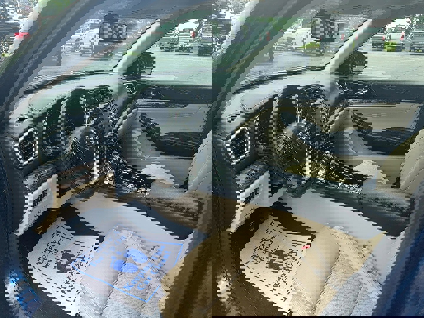 Used 2017 Nissan Maxima Platinum w/ Medallion Package image 11