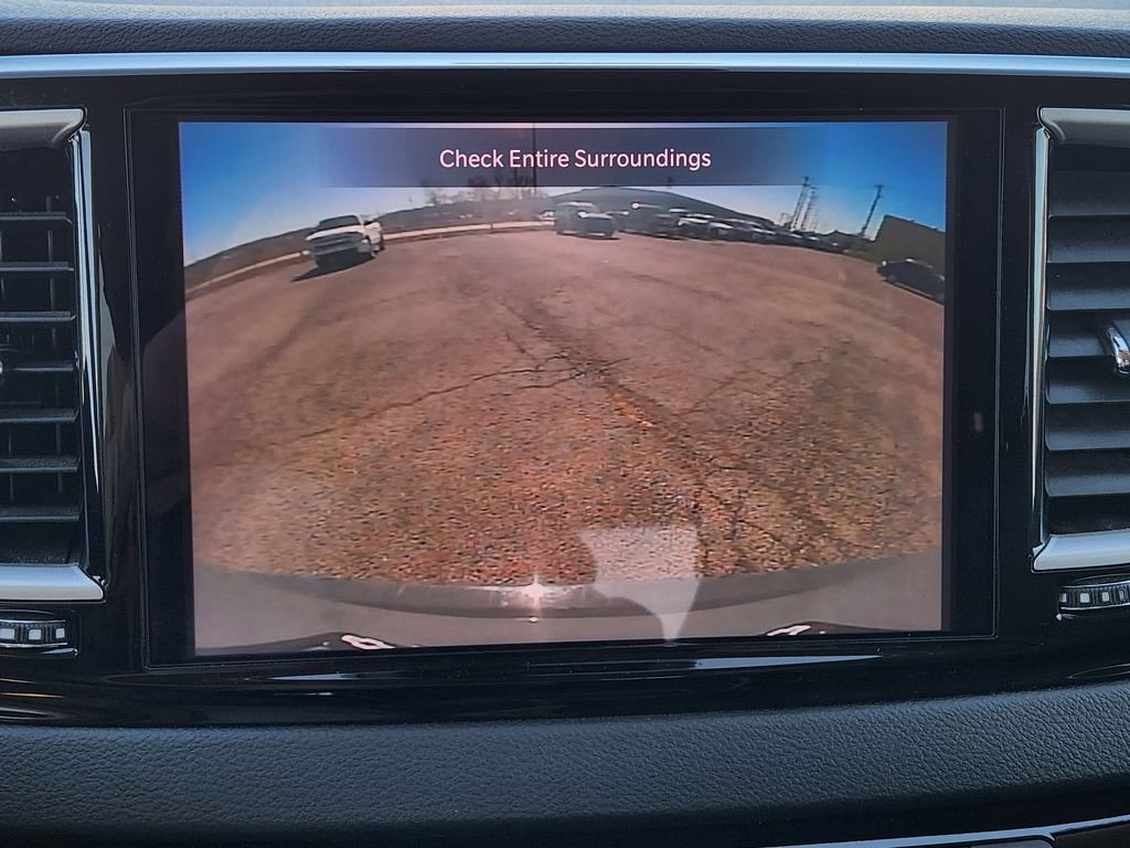 Used 2023 Chrysler Pacifica Touring-L image 19