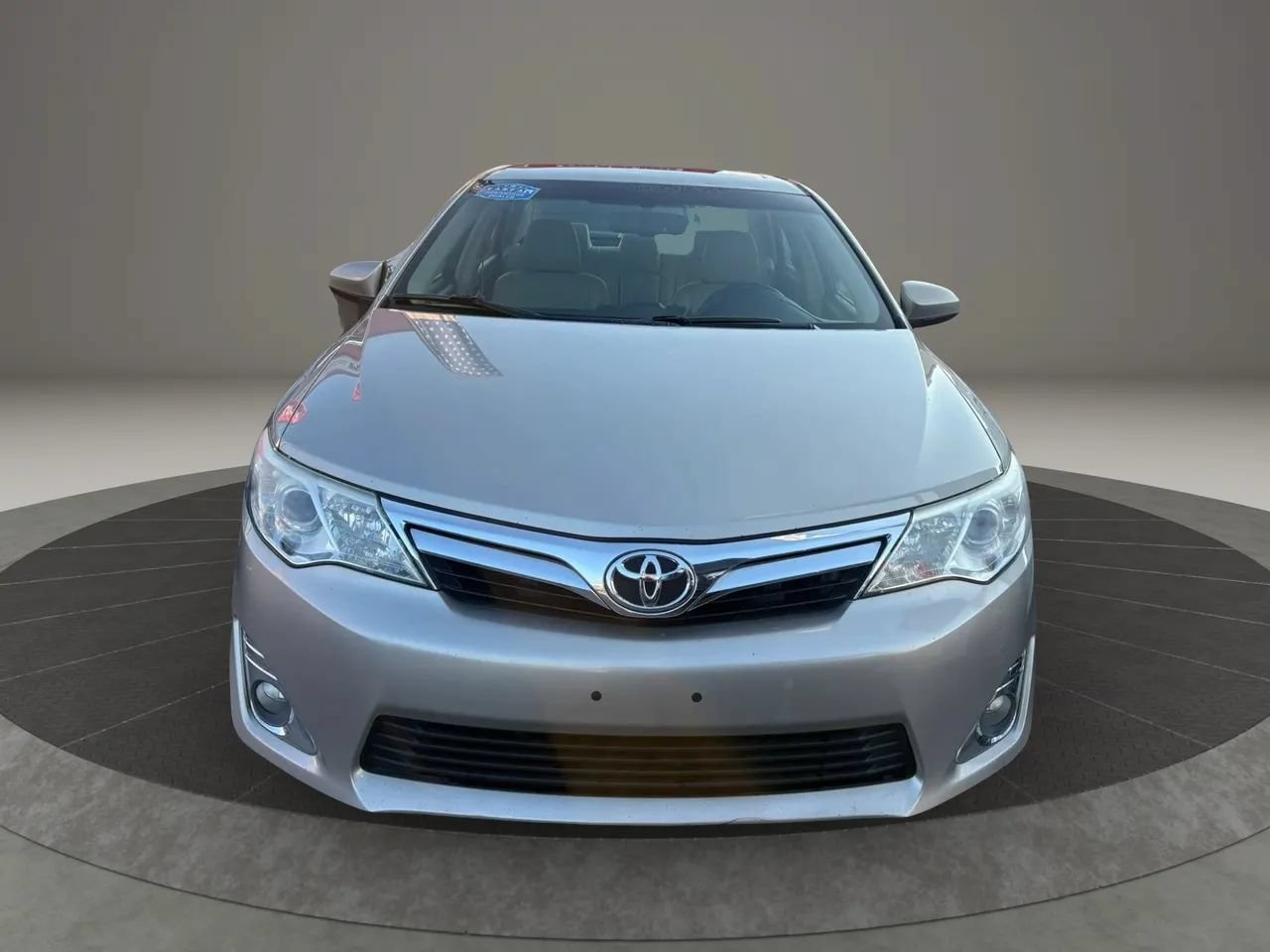 Used 2013 Toyota Camry XLE w/ Leather Pkg FWD image 3