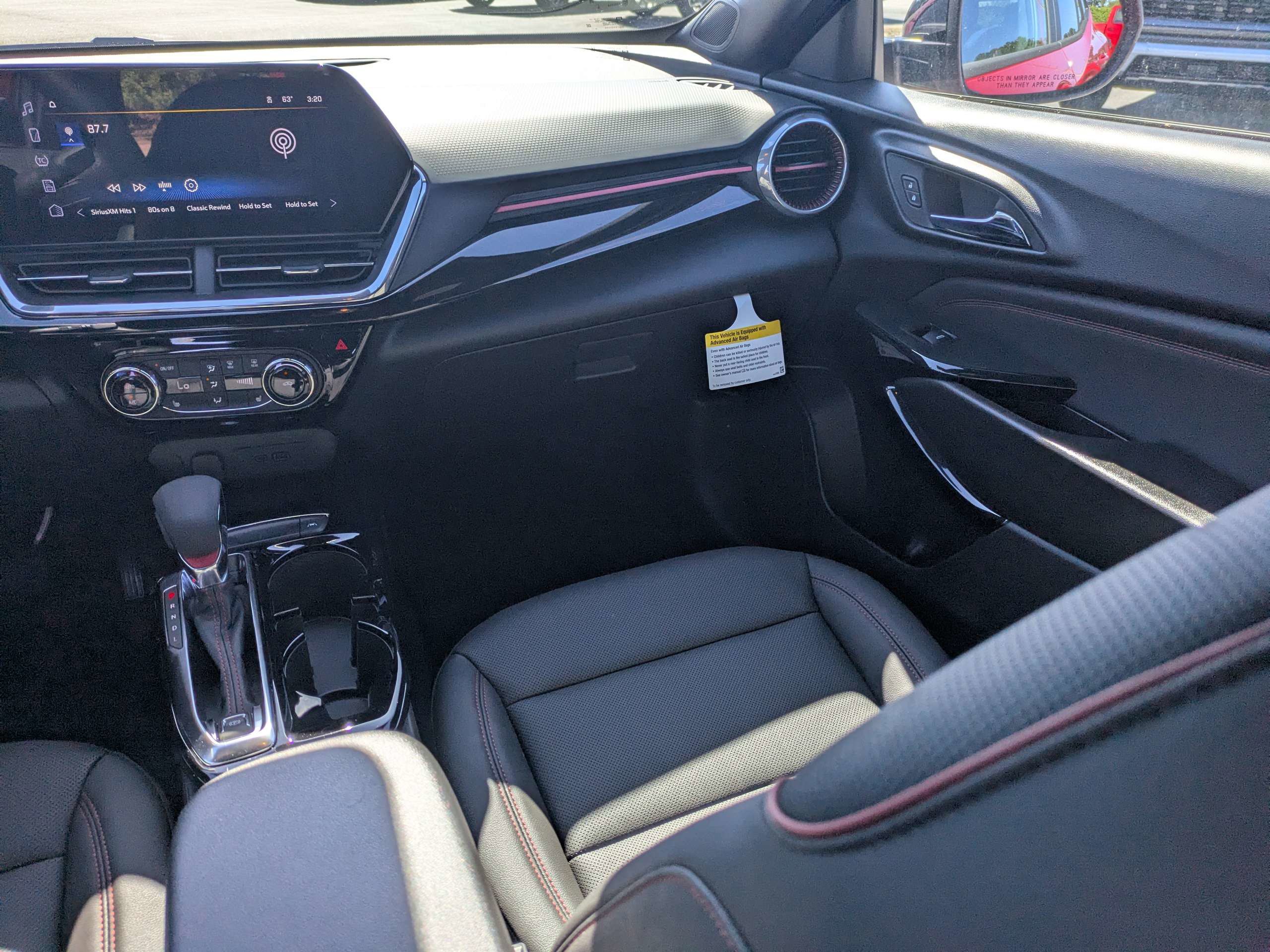 New 2026 Chevrolet Trax RS w/ Sunroof Package image 17