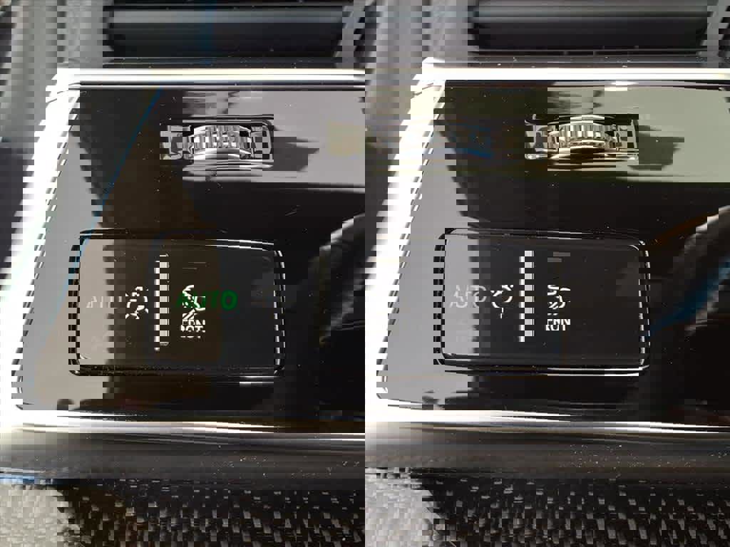 Used 2022 Audi SQ8 Prestige image 11