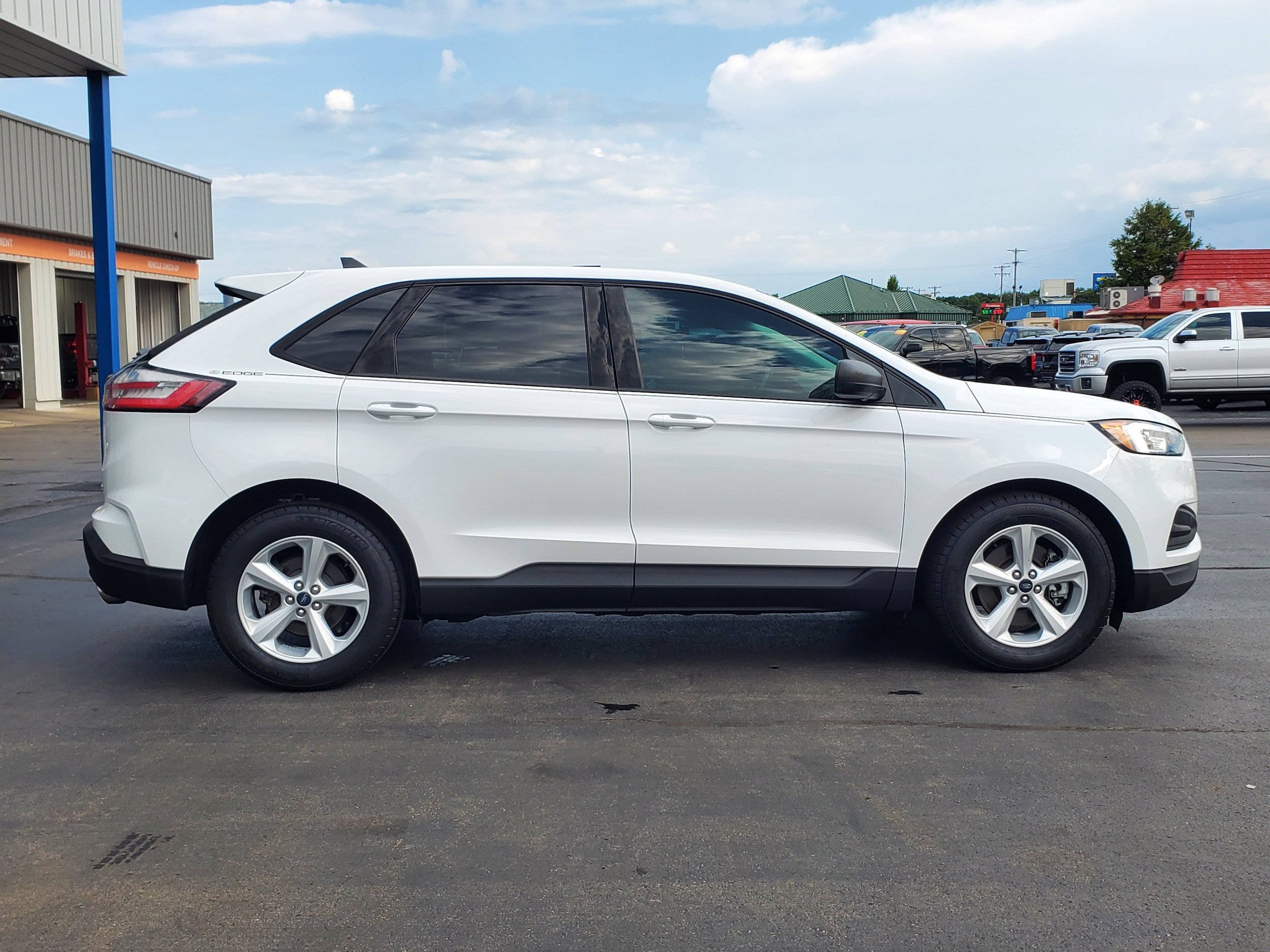 Used 2020 Ford Edge SE AWD/4WD image 5