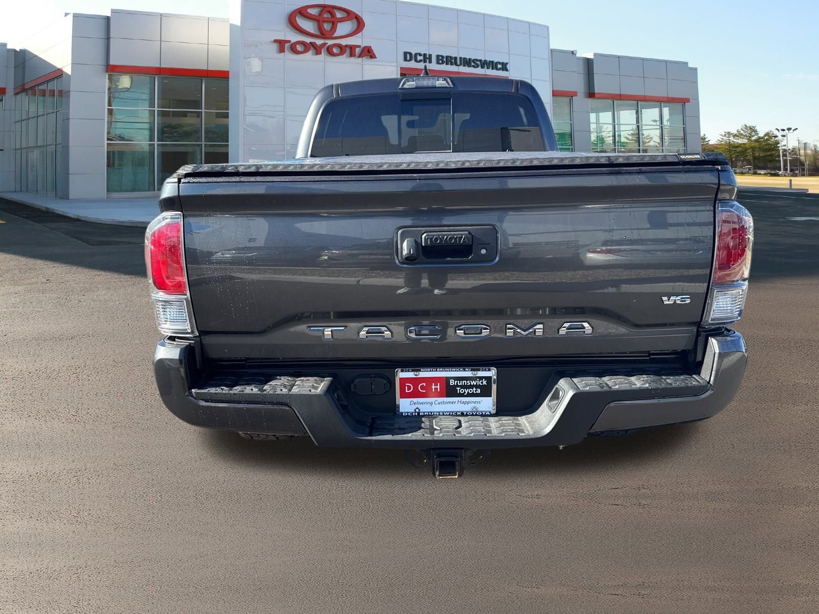 Used 2022 Toyota Tacoma TRD Sport image 6
