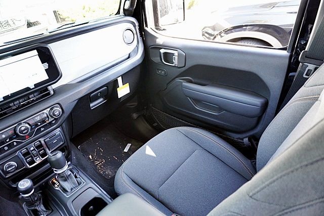 New 2025 Jeep Gladiator Sport S image 26