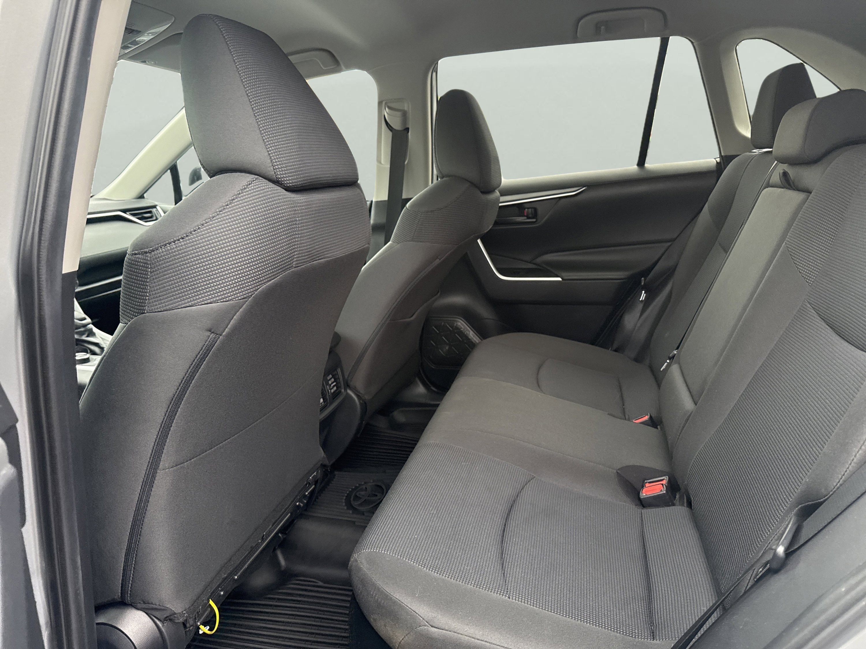 Used 2019 Toyota RAV4 LE w/ Carpet Mat Package AWD/4WD image 12