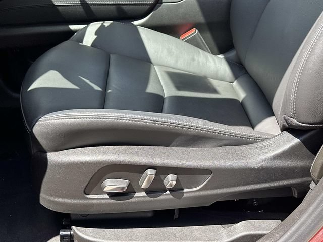 Used 2024 Cadillac XT6 Premium Luxury w/ LPO, Floor Liner Package AWD/4WD image 18