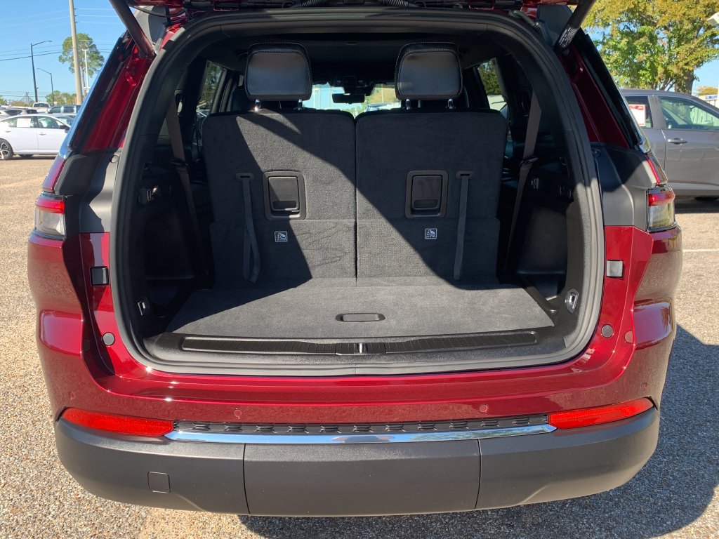 Used 2025 Jeep Grand Cherokee L Limited w/ Luxury Tech Group II RWD image 6