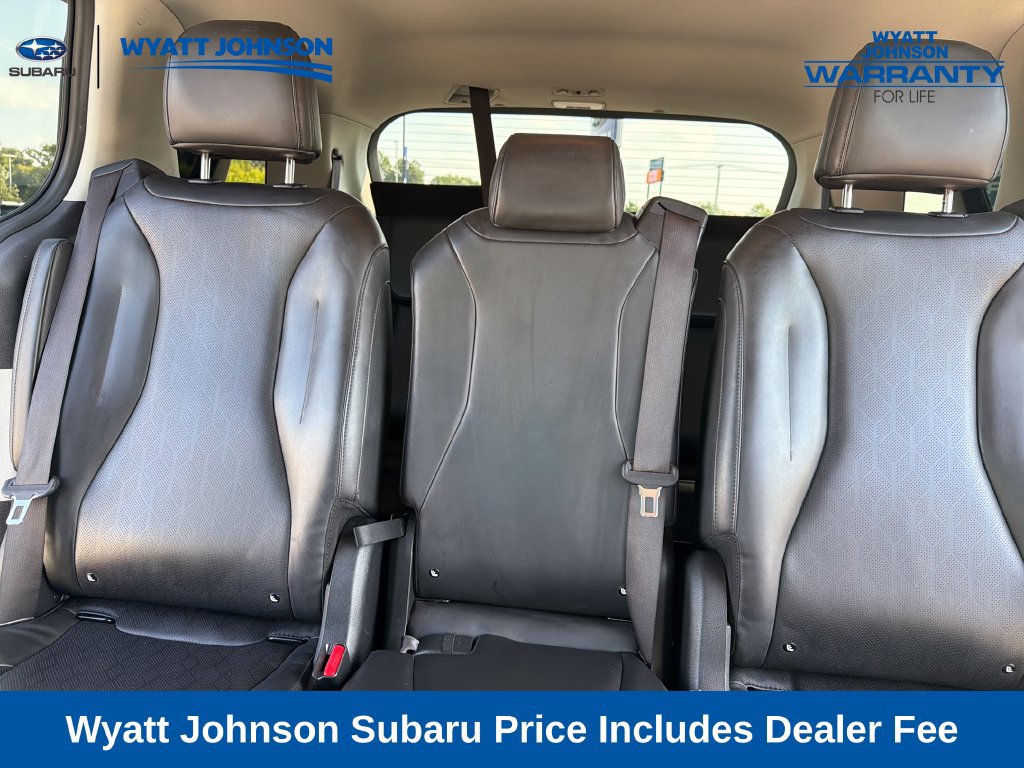 Used 2024 Kia Carnival LX FWD image 28