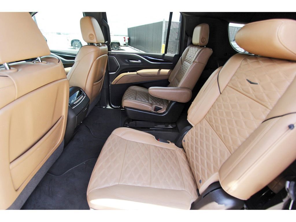 Certified 2023 Cadillac Escalade ESV Sport w/ LPO, ONYX Package RWD image 7