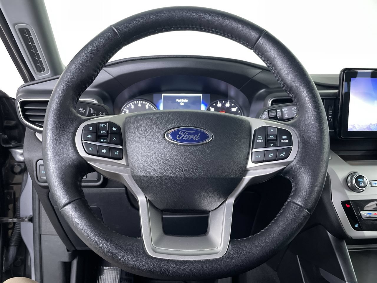Used 2022 Ford Explorer XLT w/ Equipment Group 202A AWD/4WD image 14