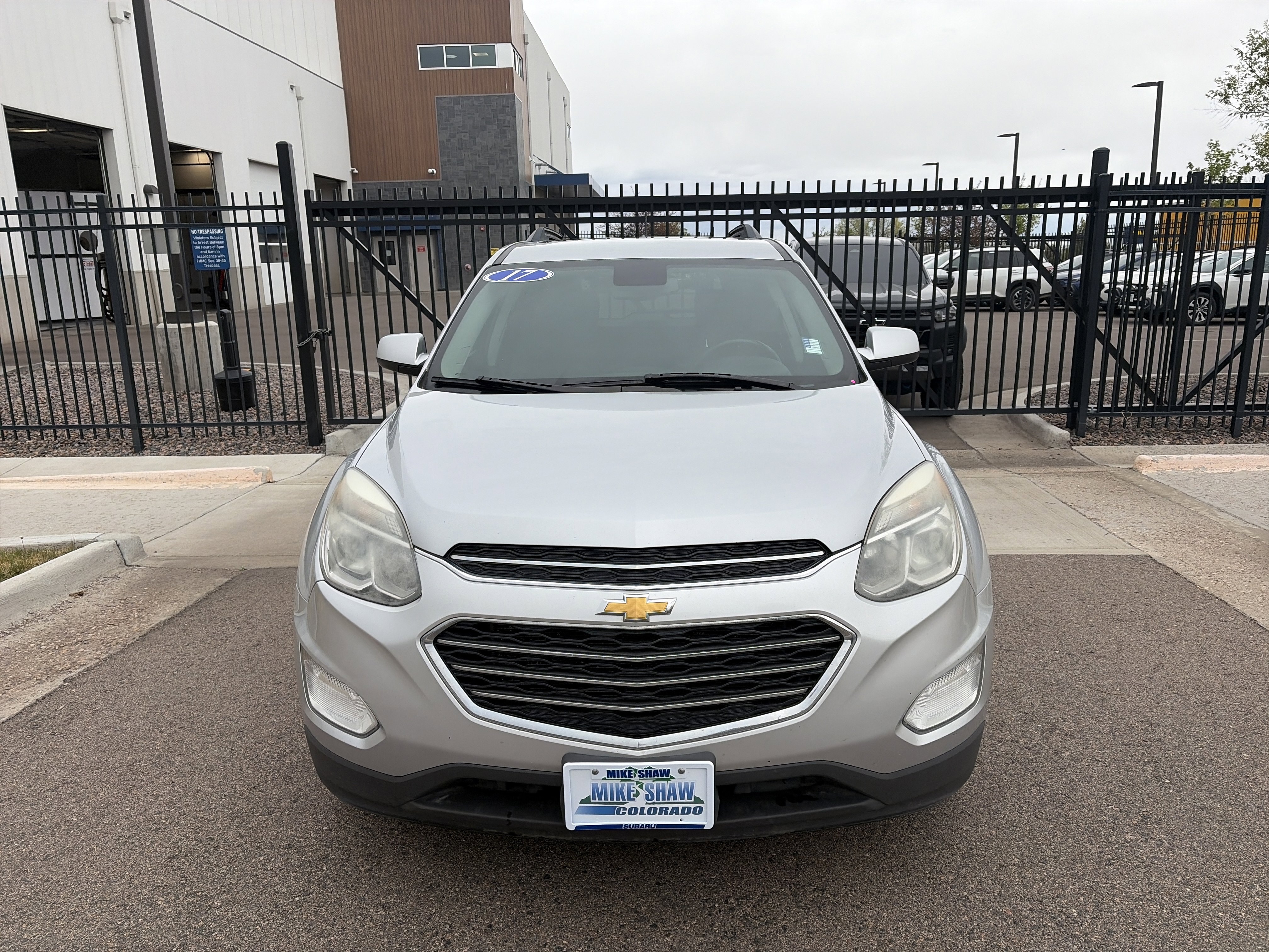 Used 2017 Chevrolet Equinox LT w/ Convenience Package image 2