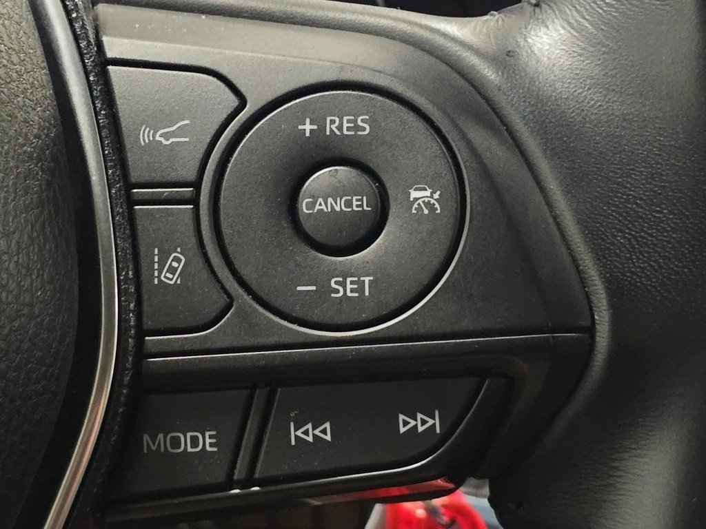 Used 2020 Toyota Camry SE image 27