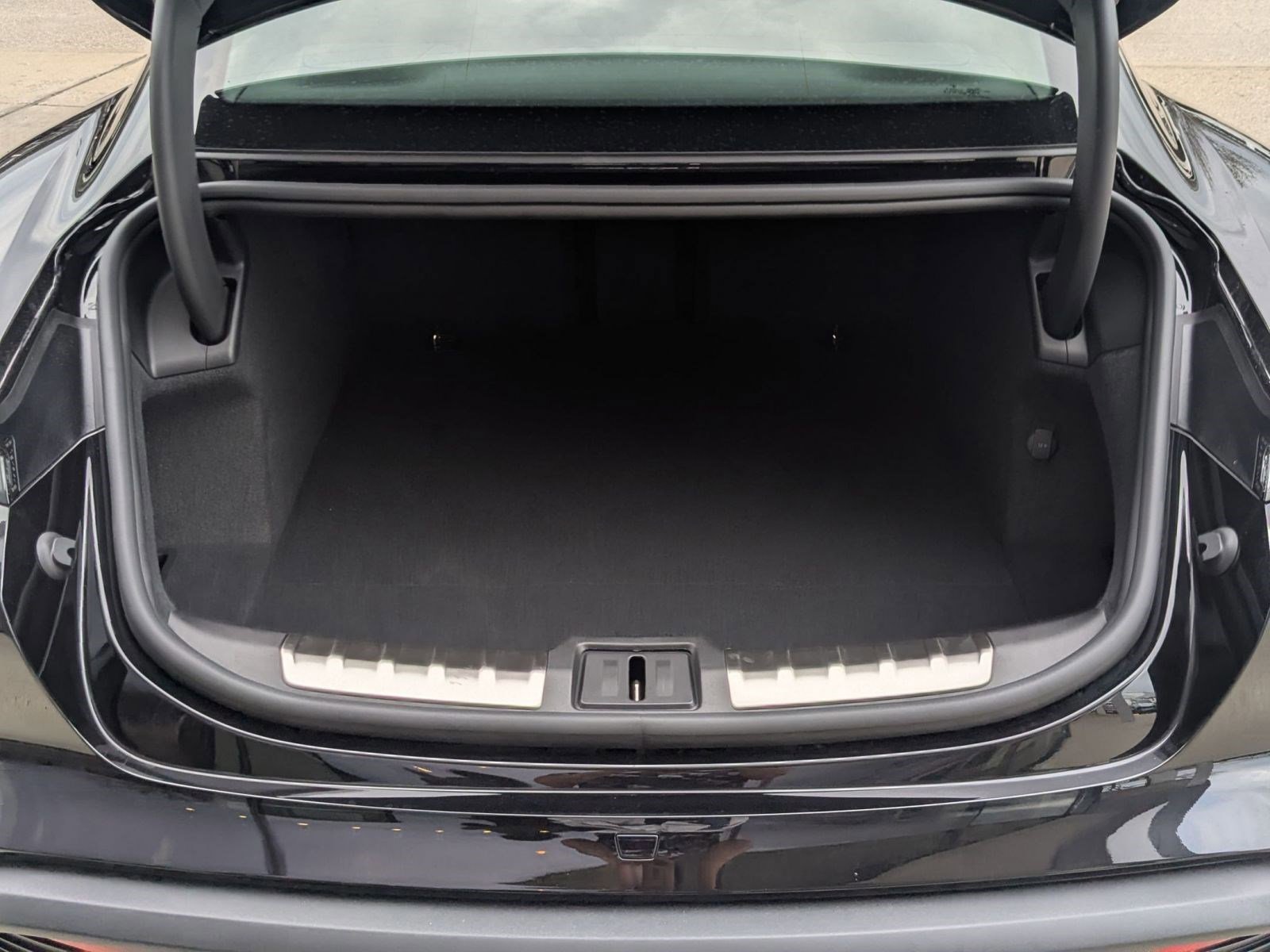 New 2026 Porsche Taycan image 21