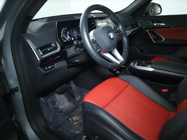Used 2025 BMW X2 xDrive28i AWD/4WD image 21