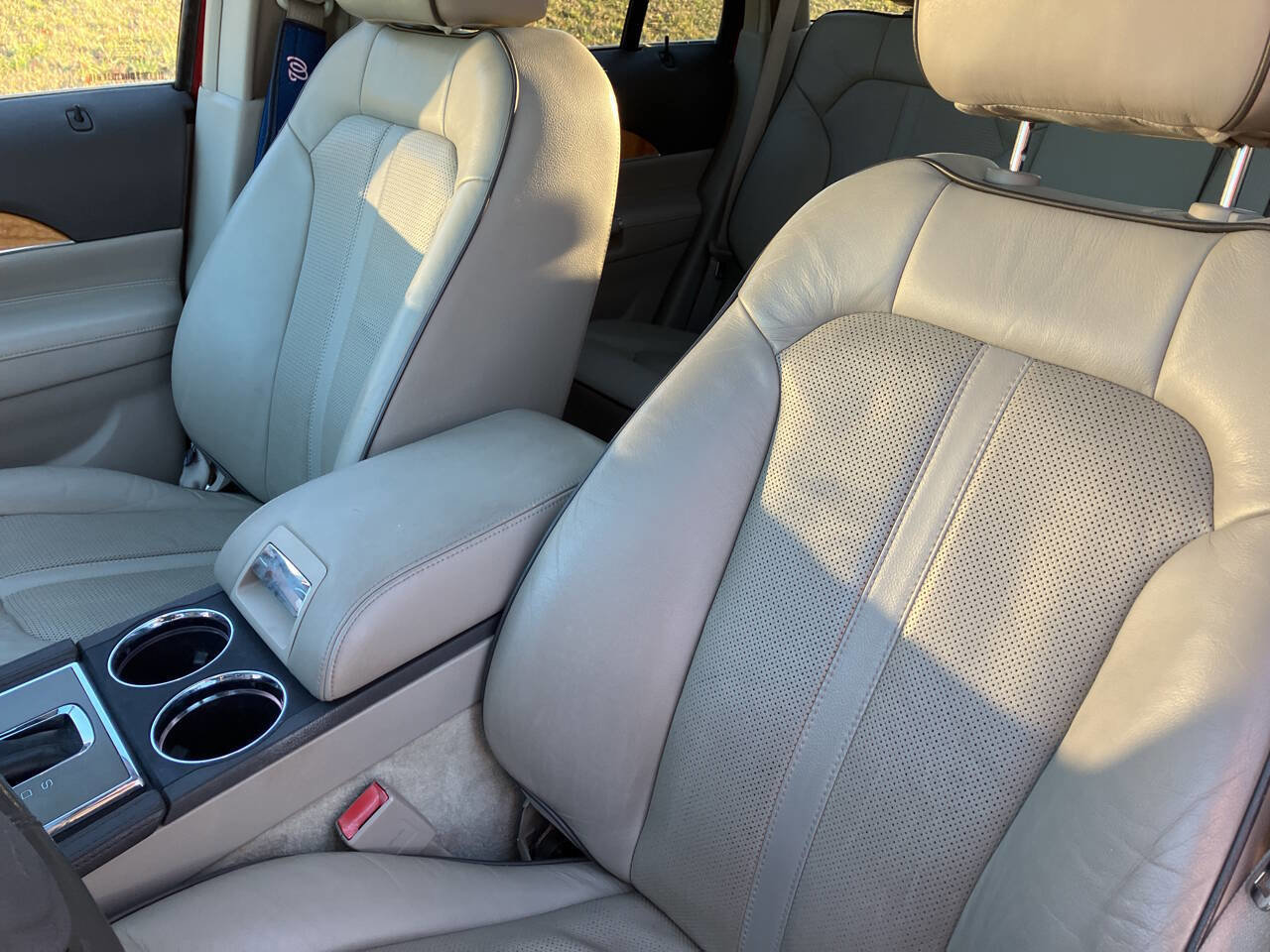 Used 2013 Lincoln MKX Base AWD 4dr SUV image 11