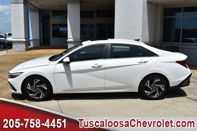 Used 2024 Hyundai Elantra Limited FWD image 6