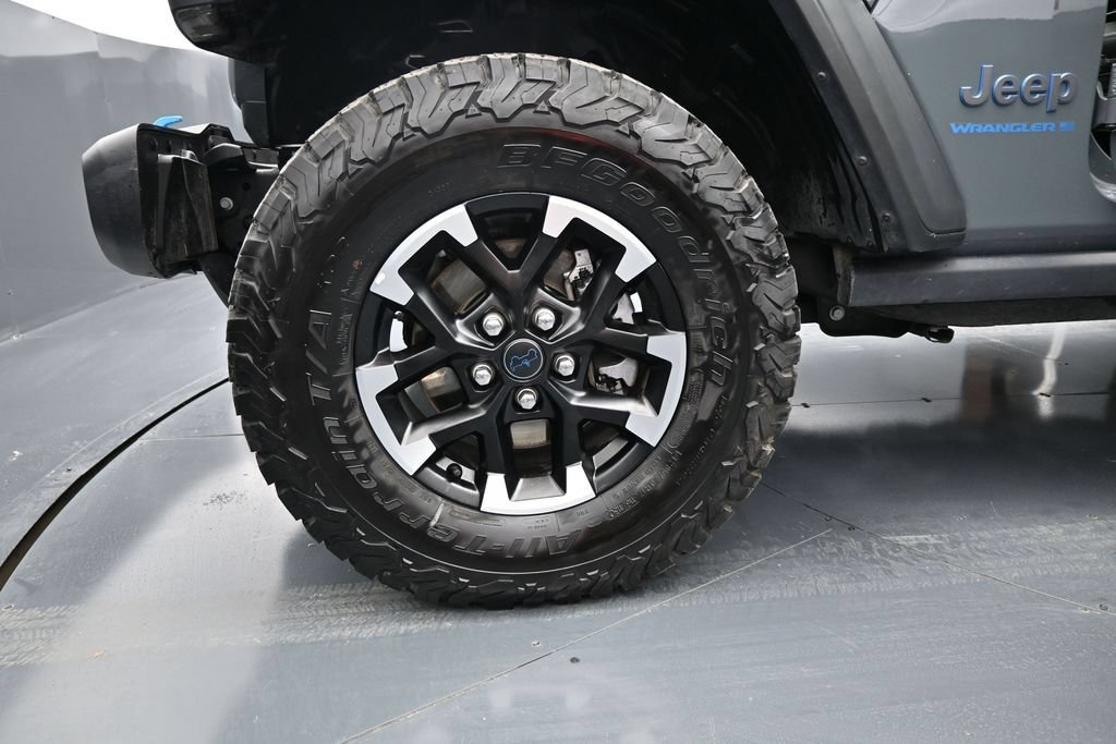 Used 2025 Jeep Wrangler Unlimited Rubicon 4xe w/ Convenience Group AWD/4WD image 29