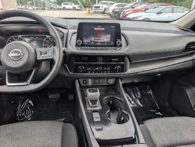 Used 2024 Nissan Rogue SV FWD image 18