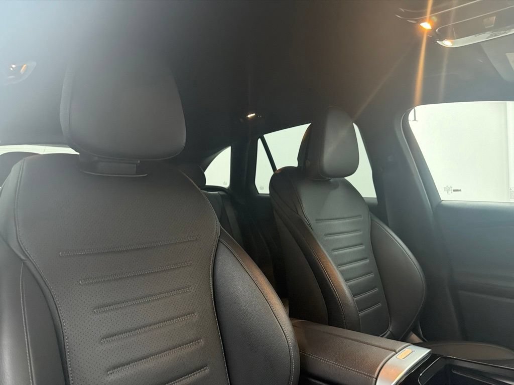 Used 2023 Mercedes-Benz GLC 300 4MATIC image 29