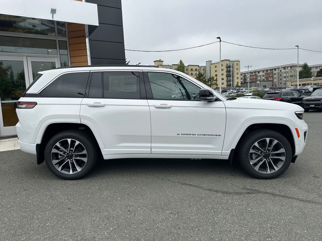New 2024 Jeep Grand Cherokee Overland w/ Advanced Protech Group III image 9