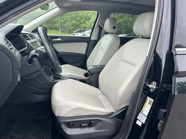 Used 2021 Volkswagen Tiguan SEL AWD/4WD image 23