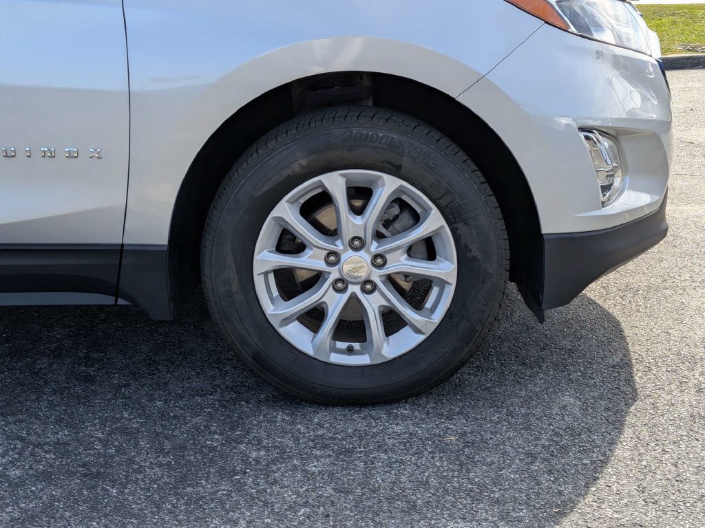 Used 2021 Chevrolet Equinox LT w/ Driver Convenience Package AWD/4WD image 11