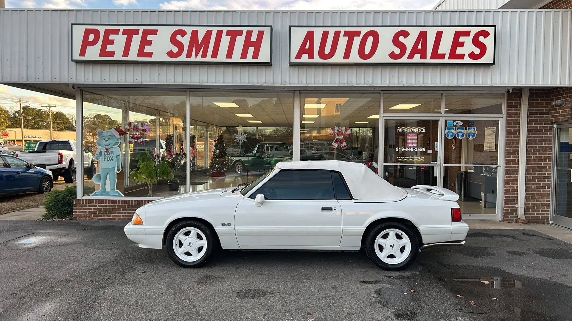 Used 1993 Ford Mustang LX RWD image 2
