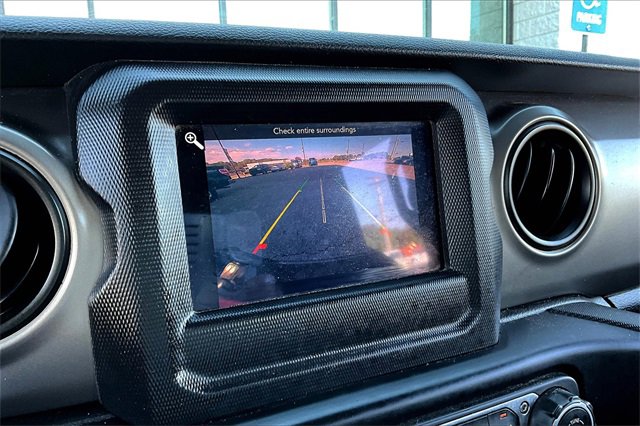 Used 2021 Jeep Gladiator Sport image 13