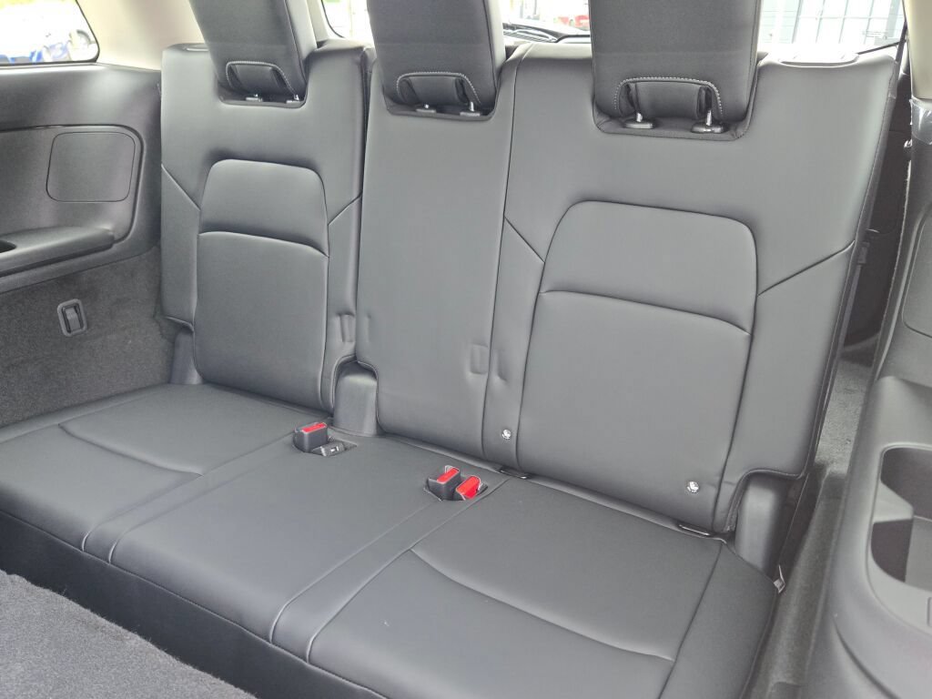 New 2026 Nissan Pathfinder SL AWD/4WD image 15