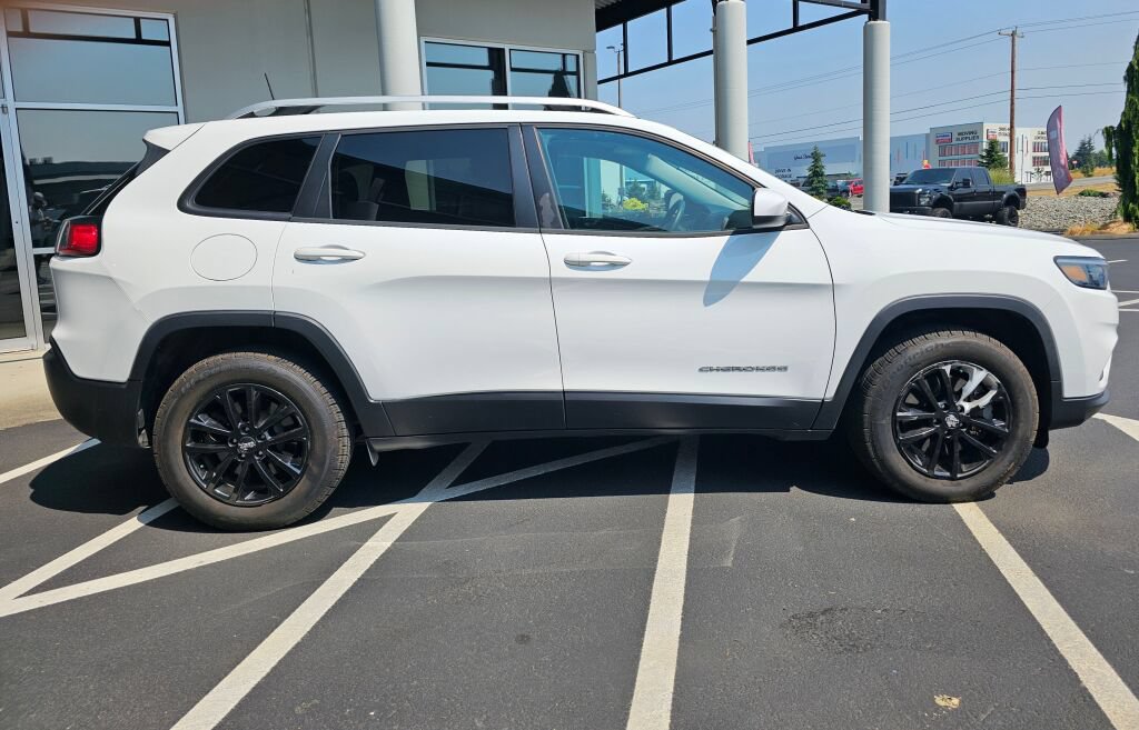 Used 2020 Jeep Cherokee Latitude AWD/4WD image 6