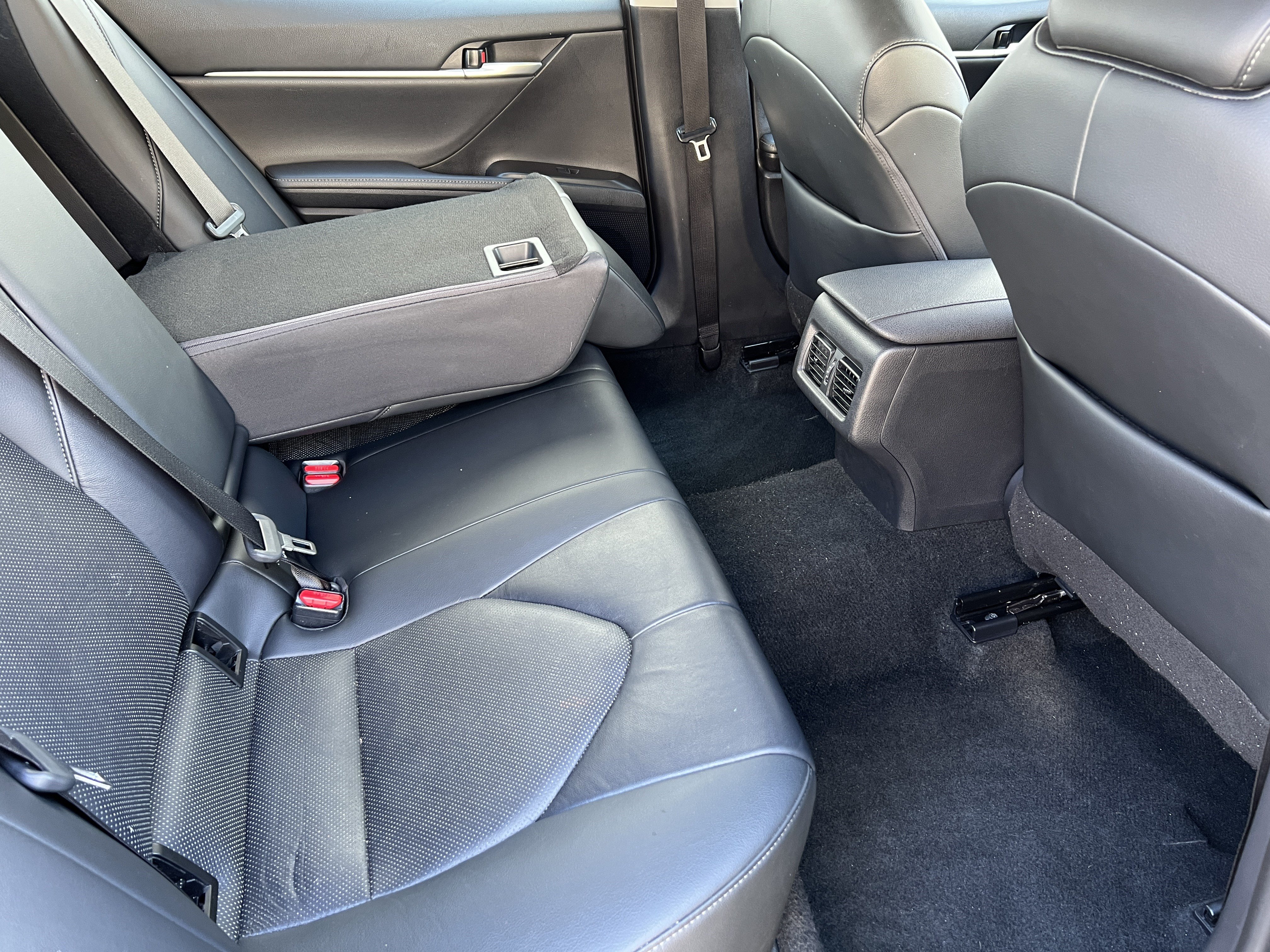 Used 2023 Toyota Camry XLE w/ Cold Weather Package AWD/4WD image 20
