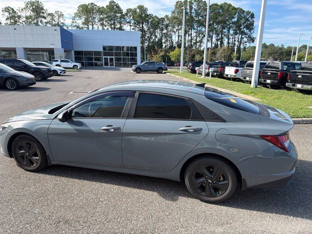 Used 2022 Hyundai Elantra SEL FWD image 9