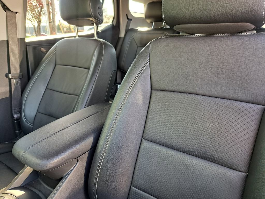 Used 2023 GMC Terrain SLT w/ Elevation Edition image 19